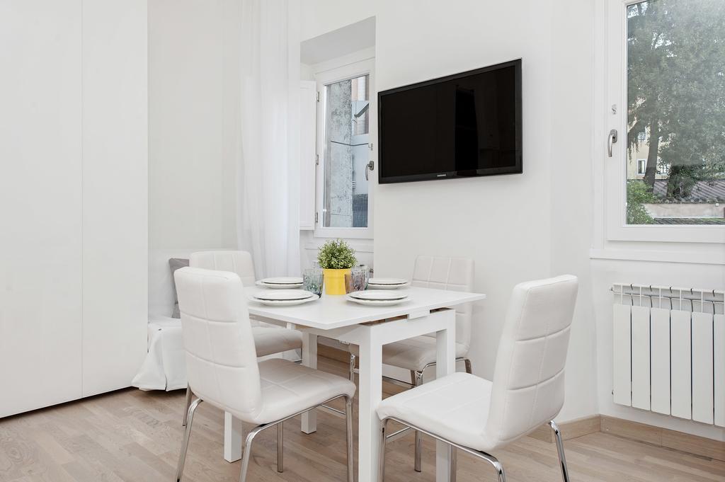 White Flat Colosseo Roma Habitación foto